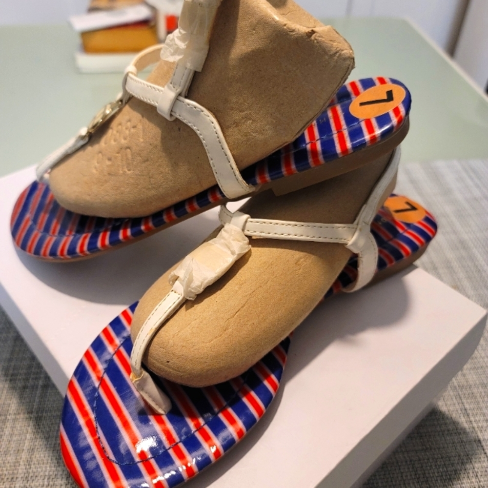 Shoe